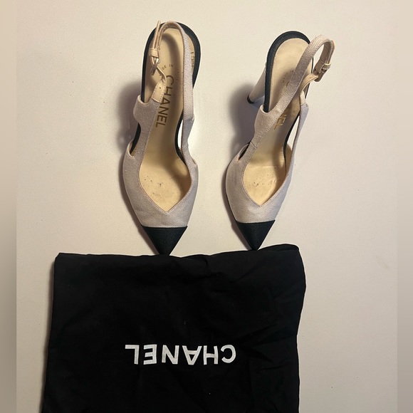 Authentic rare Chanel black and white shoes with pearls, size 37 - Picture 2 of 5